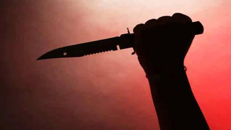  نشہ کیلئے پیسے نہ دینے پر خاوند کے چھری کے وار، بیوی لہو لہان 