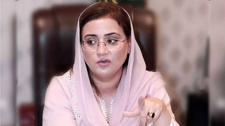 اداروں کوسیاست میں گھسیٹنا عمران خان کی پرانی عادت:عظمیٰ 