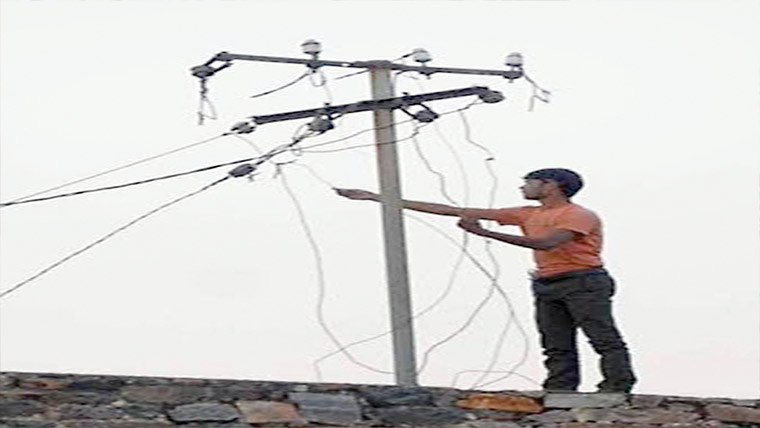 5 بجلی چور پکڑ ے گئے 