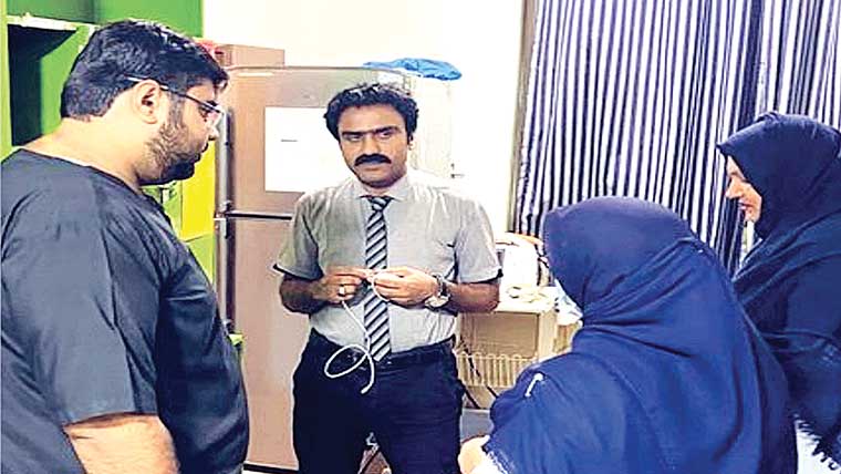 جڑانوالہ:تحصیل ہیڈ کوارٹر ہسپتال کے  ایم ایس کا ایمرجنسی اور دیگر وارڈز کا دورہ 