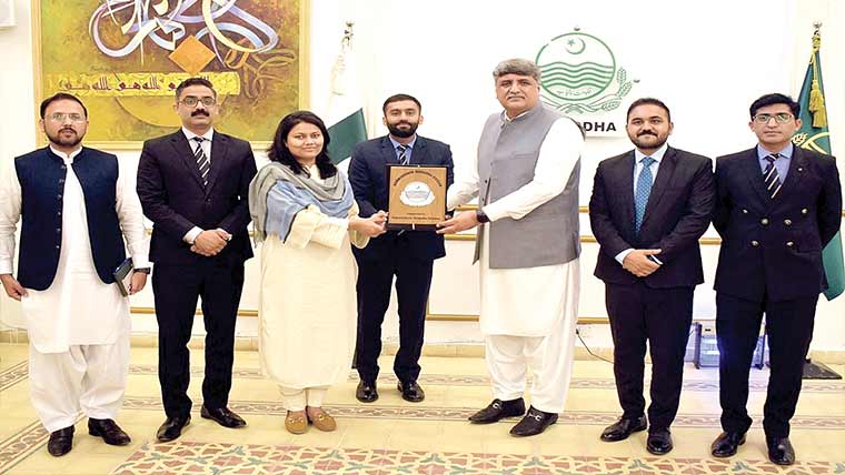 نوجوان افسر ملک کا قیمتی اثاثہ ،شفافیت کو ترجیح دیں ،کمشنر