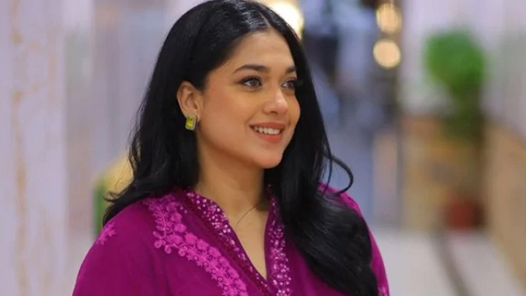  دل چاہتا ہے کام کروں لیکن بچوں  کو تنہا نہیں چھوڑ سکتی:صنم جنگ