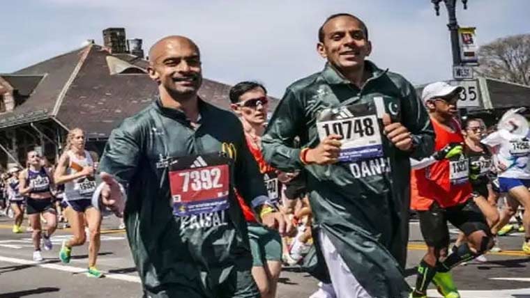 پاکستانی ایتھلیٹ کا شلوار قمیض میں میراتھون مکمل کرنیکا ریکارڈ 