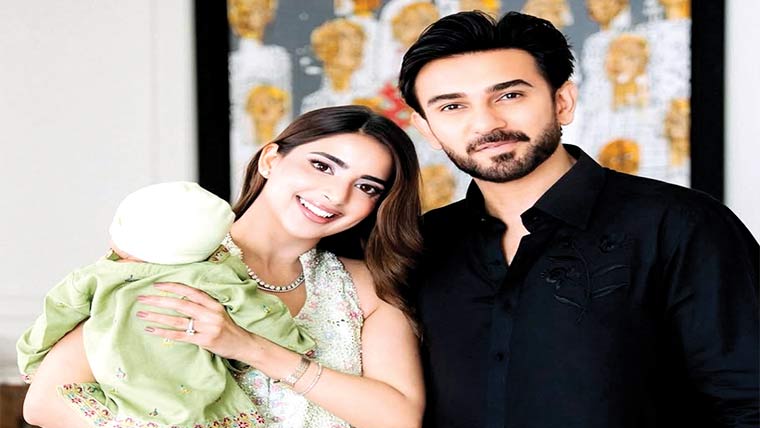 صبور علی نے ننھی بیٹی کے  ساتھ تصویر شیئر کردی