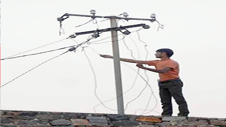 5 بجلی چور پکڑ ے گئے 