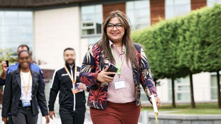   مردوں کی قومی فٹبال ٹیم کیساتھ  پہلی بارخاتون منیجر تعینات 