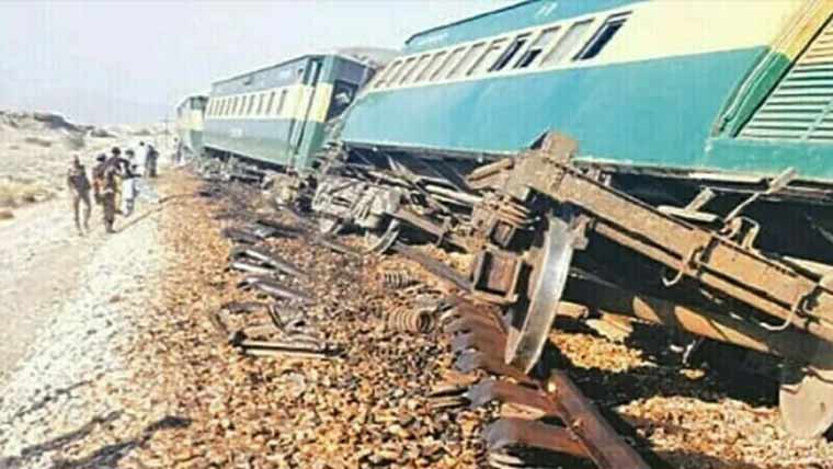 بلوچستان: جعفر ایکسپریس پر پھر حملہ، ٹریک پر دھماکا، بوگیوں کو نقصان : ٹرین سروس معطل 