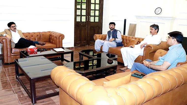 خالد جاوید گورائیہ کی زیر صدارت  شہر کی خوبصورتی کیلئے جاری ٹری پلا  نٹیشن مہم کا جائزہ اجلاس 