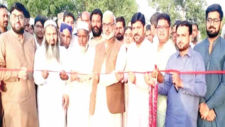 ایم پی اے ثاقب خورشید نے پختہ سڑک کا افتتاح کردیا 