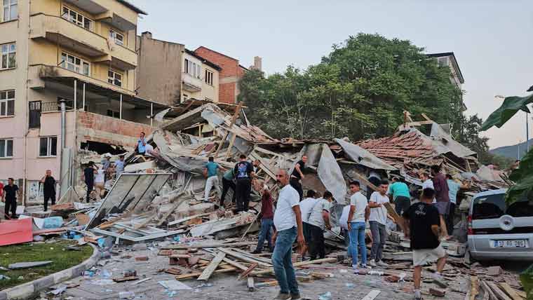 ترکیہ زلزلہ، ایک جاں بحق متعدد زخمی،16عمارتیں تباہ 