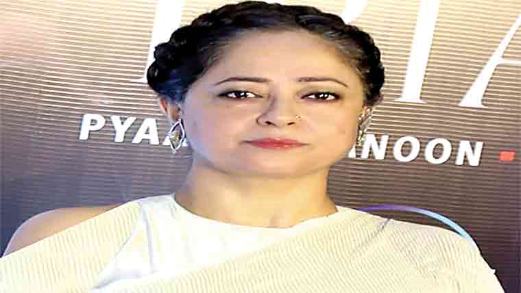 کالج میں شاہ رخ کی جونیئر فلموں میں انکی ماں بنی:شیبا 