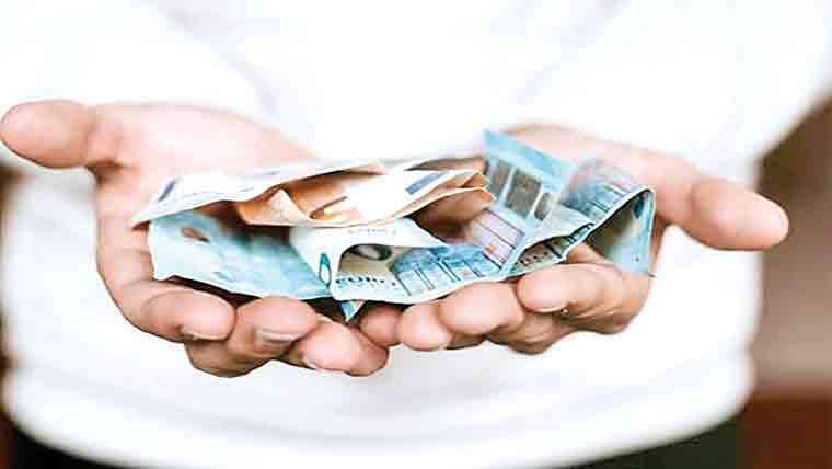 چین،بے روزگار نوجوان پیسے دیکر دفتر جانے لگنے