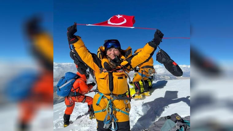 گل نور تمبت کے ٹوسر کرنیوالی  پہل ترک خاتون کوہ پیما بن گئیں