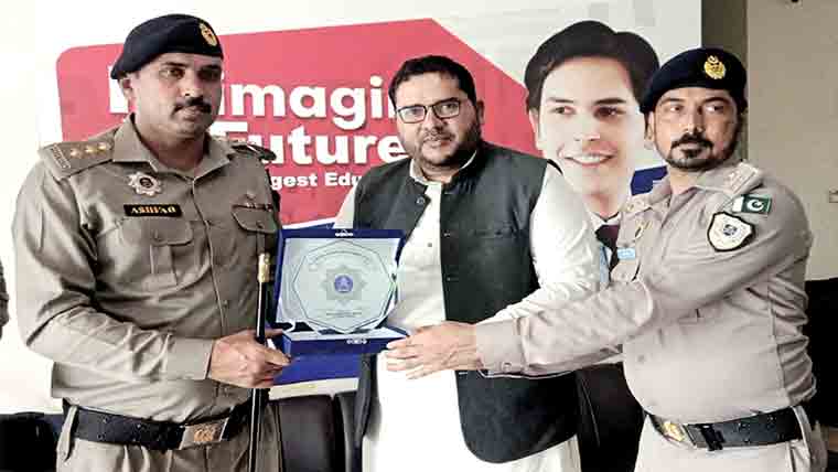  پنجاب کالج کوٹ مومن میں  موٹروے پولیس کی سے یومِ  آزادی کی پروقار تقریب 