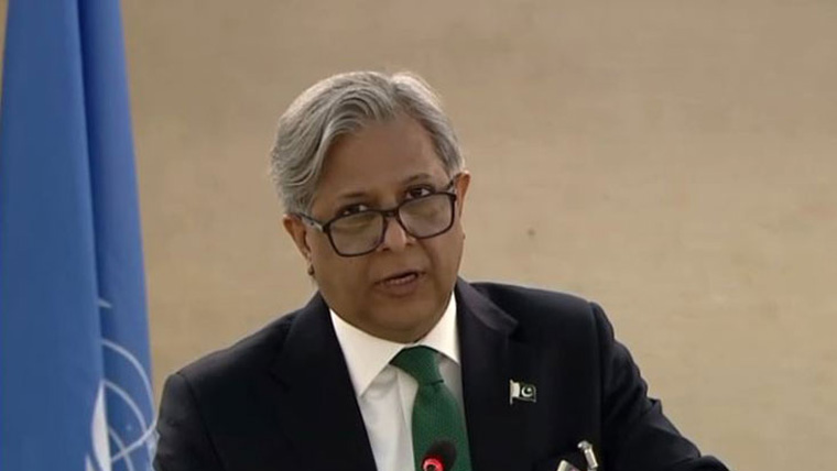 پی ٹی آئی کیخلاف فیصلہ عدالتوں نے دیا تو ریلیف بھی وہیں سے ملے گا:وزیرقانون