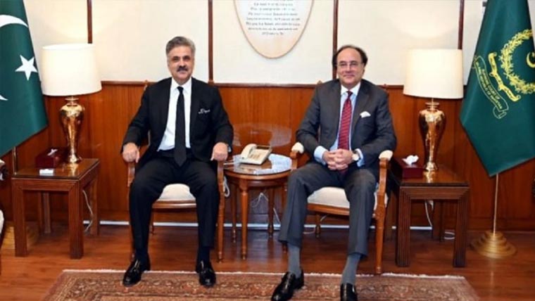 چیف جسٹس یحییٰ آفریدی سے  وزیر خزانہ اورنگزیب کی ملاقات