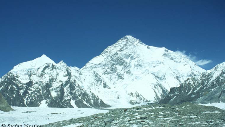  کے ٹو پر حادثے میں چینی  خاتون کوہ پیما ہلاک  