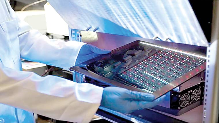 کمرے میں موجود روشنی سے توانائی کی پیداوار کا ریکارڈ 