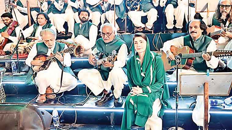 اب غربت ،جہالت،فتنہ وفساد کے خلاف جنگ ہوگی:مریم نواز