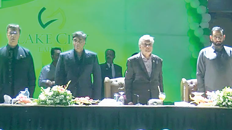 سیاسی تبدیلیوں سے معاشی پالیسیاں نہیں بدلنی چاہئیں:اسحاق ڈار