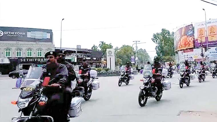 پیرا فورس نے باضابطہ آپریشن کا آغاز ،شہر میں فلیگ مارچ 