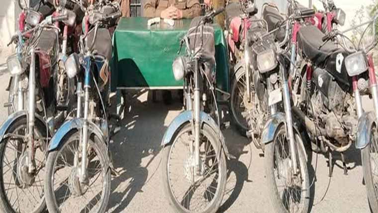 ظفری گینگ کے 2ڈاکو گرفتار‘ 11موٹرسائیکل ‘ اسلحہ برآمد