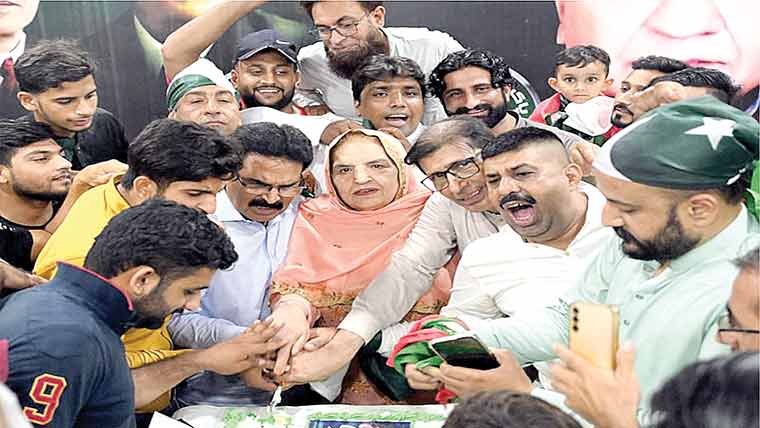  ملکر ملک میں فرسودہ نظام کا خاتمہ کرنا ہوگا :ریحانہ ڈار 