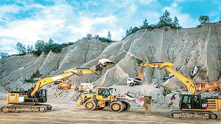  تعمیراتی مشینوں کے رومیو جولیٹ کے کردار پرسب حیران