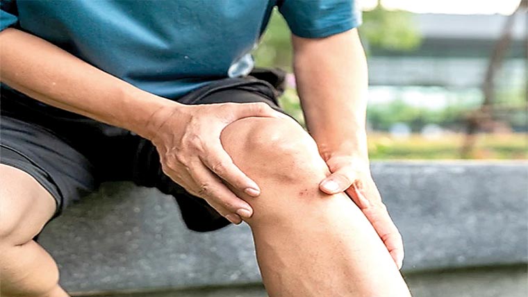 قدم رکھنے میں معمولی تبدیلی گھٹنوں کا درد کم کرسکتی 