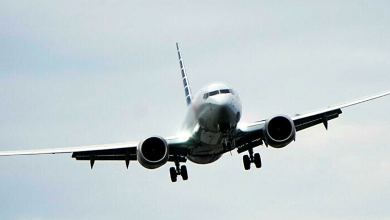 طیارے سے پرندہ ٹکراگیا،اسلام آباد کراچی کی 2پروازیں منسوخ