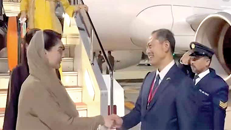 ڈیزل سستا : ٹرانسپورٹ کرایوں میں کمی کا ٹیرف نمایاں آویزاں کیا جائے : مریم نواز 