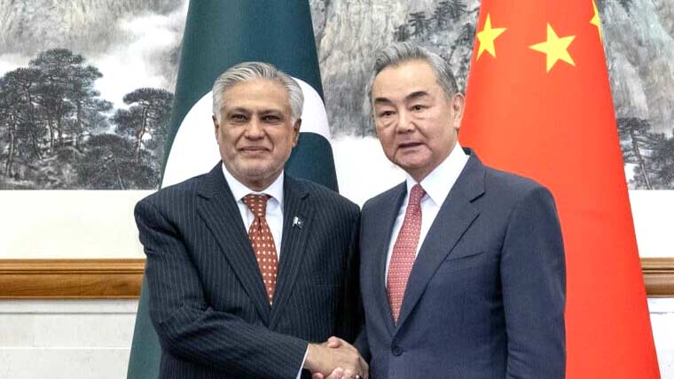 چینی وزیر خارجہ سٹر ٹیجک ڈائیلاگ کیلئے اسلام آباد پہنچ گئے