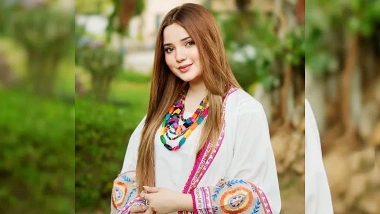  ربیکا خان یوٹیوب کے  انسٹاگرام پر چھا گئیں