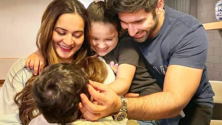 منیب بٹ اور ایمن خان کے  ہاں تیسری بیٹی کی پیدائش 