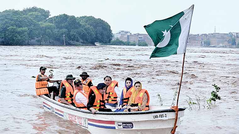 سڑکوں کی فوری مرمت وبحالی کا حکم ،سیلاب متاثرین کانقصان پورا کرینگے:مریم نواز