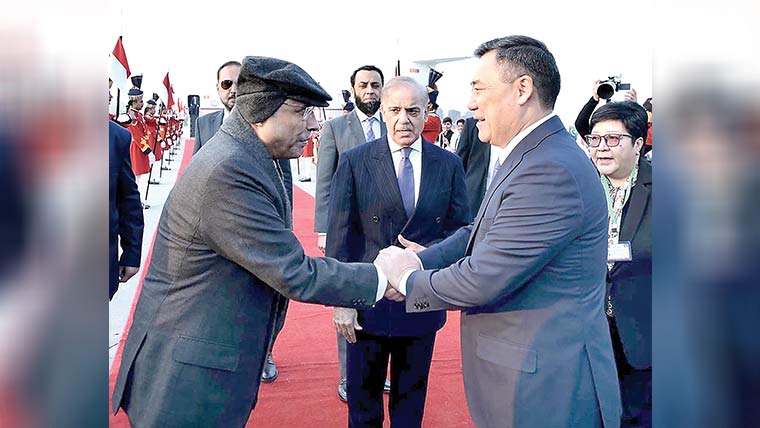 کرغز صدر اسلام آباد پہنچ گئے ، 21توپوں کی سلامی