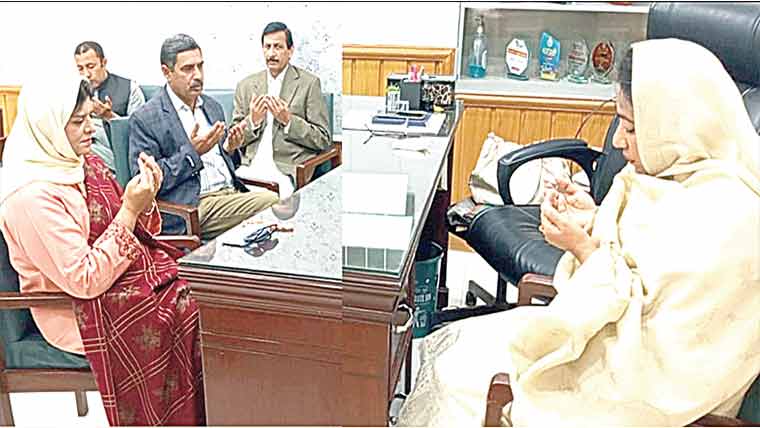 ڈی ای او سیکنڈری شازیہ انور کی  والد ہ کی وفات پر اظہار تعزیت