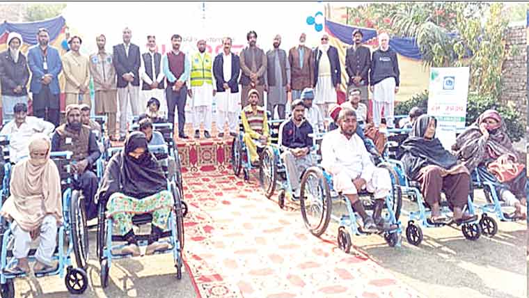الخدمت فاؤنڈیشن،سینکڑوں معذور افراد میں وہیل چیئرز تقسیم