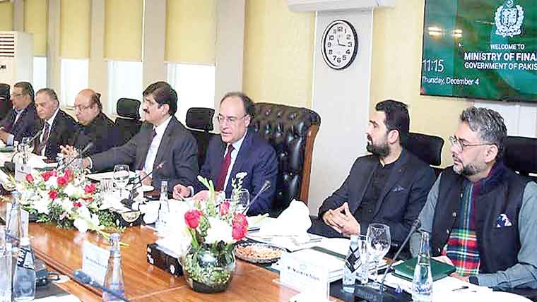 این ایف سی اجلاس: مالی اختیارات اور اخراجات پر وفاق، صوبوں میں اختلافات 