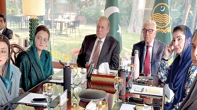 مسلم لیگ ن کا اجلاس ،نوازشریف  نے گوجرانوالہ ماس ٹرانزٹ  پراجیکٹ کی منظوری دے دی 