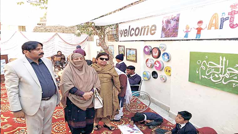 خصوصی بچوں کے فن پاروں، ووکیشنل کام کی نمائش کا انعقاد