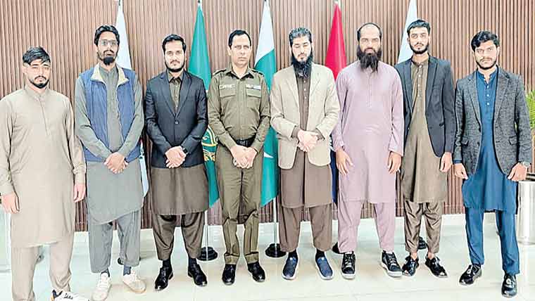 ایس ایس پی سیف سٹی عرفان  الحق سلہریا اور ڈائریکٹر اقصیٰ  بلڈ سوسائٹی میں معاہدہ 