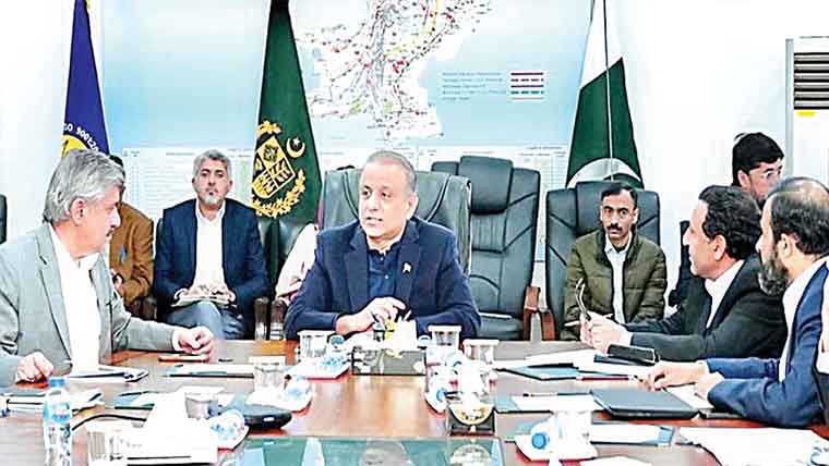 این ایچ اے لیاری ایکسپریس وے کو ماڈل شاہراہ بنائیگا : عبدالعلیم