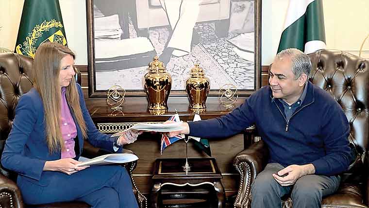 پاکستان کا برطانیہ سے شہزاد اکبر اور عادل راجہ کی حوالگی کا مطالبہ