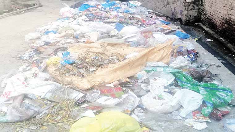 ڈسکہ :صفائی کانظام درہم برہم ‘ جگہ جگہ کوڑے کے ڈھیر 