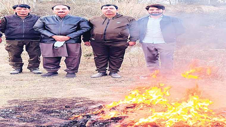 ڈسکہ:لاکھوں رو پے کی  6من چرس ،25لٹر شراب 2کلو سے زائد ہیروئین تلف