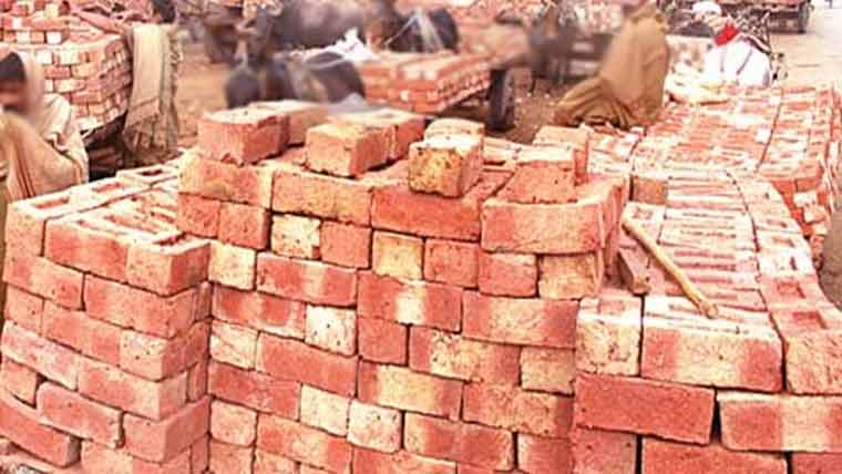 سیالکوٹ :اینٹوں کی  قیمتیں  بے  قابو،تعمیراتی کام  ٹھپ،مزدور بیروز گار