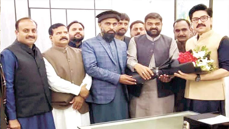 ایپکا عہدیداروں کی نئے ڈی سی  وہاڑی سے ملاقات، مبارکباد