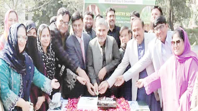 زرعی یونیورسٹی میں ورلڈ سوائل ڈے کی مناسبت سے آگاہی واک