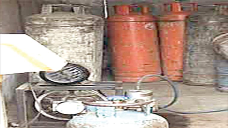  ریفلنگ کرنیوالا دکاندار گرفتار 